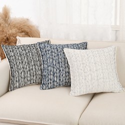 Cross-border Nordic pastoral Dutch velvet handmade flower wreath pillows for sofa and living room home decoration.